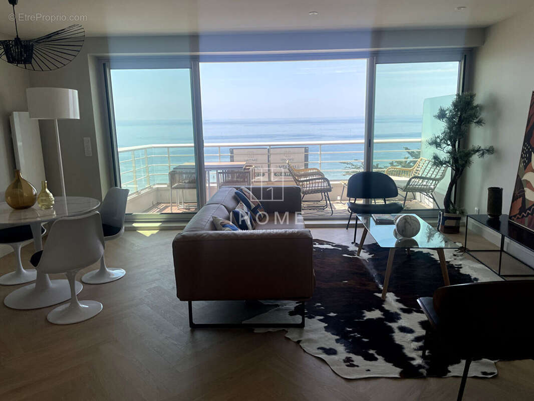 Appartement face mer - parking privé - cave - 5' à pied av de Gaulle. - photo 5