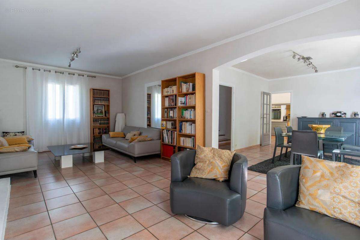 Maison à PLAN-D&#039;AUPS-SAINTE-BAUME