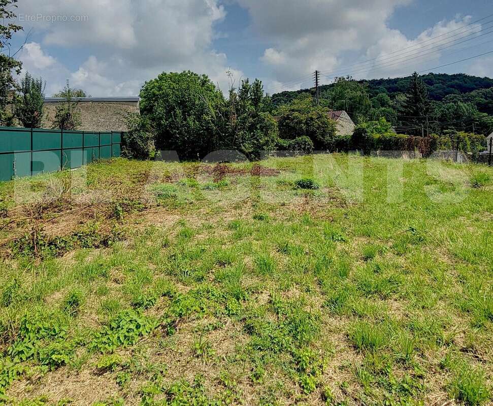 T2 2 - Terrain à BURY