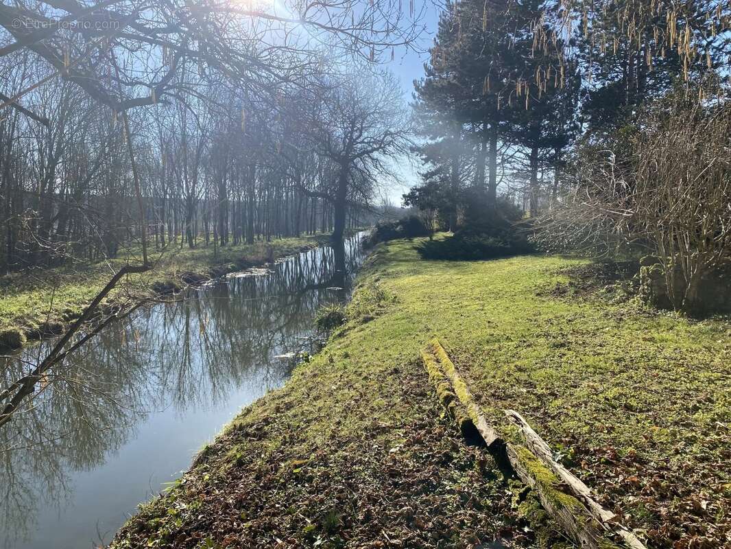 Maison à BARBEZIEUX-SAINT-HILAIRE