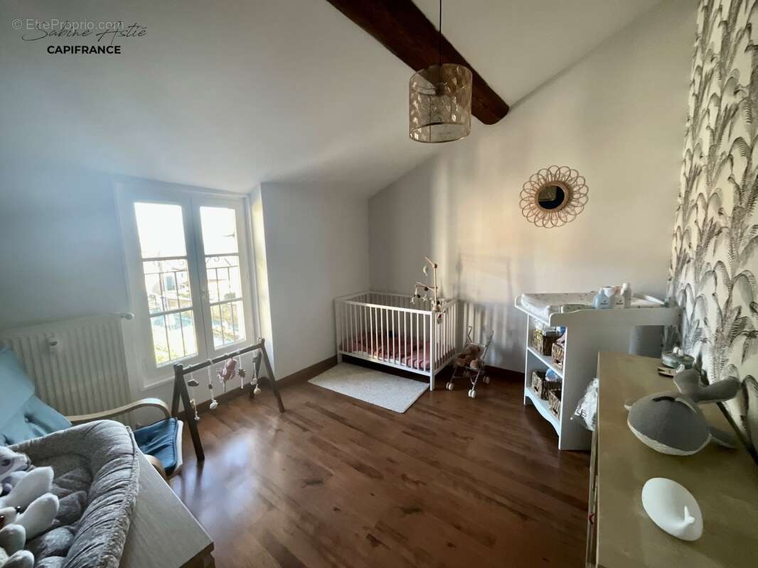 Maison de village en Pierres Dorées - 4 chambres, terrasse, jardin privatif et cave au cœur de Theizé - photo 10