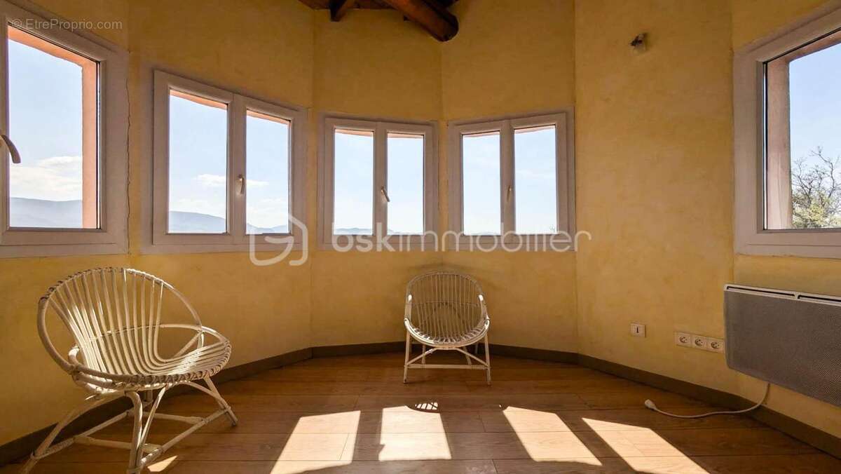 Maison à MONTELIMAR