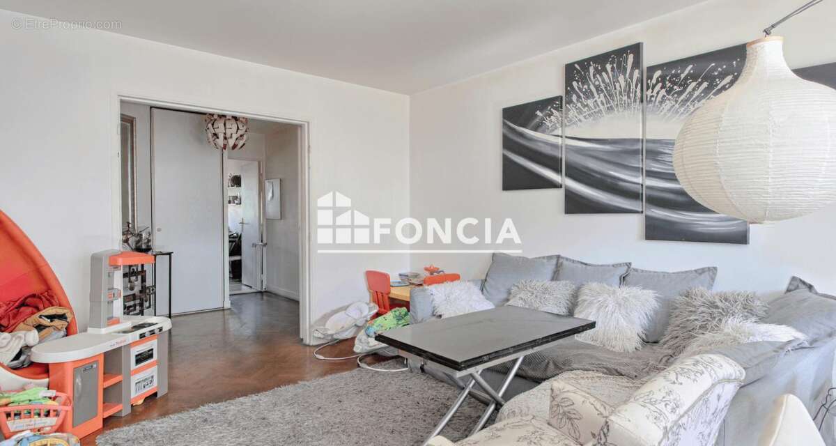Appartement à LE KREMLIN-BICETRE