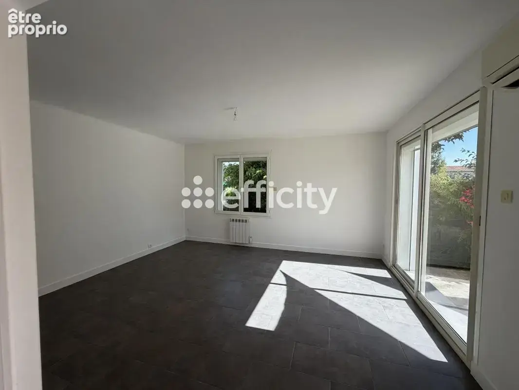 Maison 4 pièces 90 m² à vendre à La Fare-Les-Oliviers (13580) - photo 2