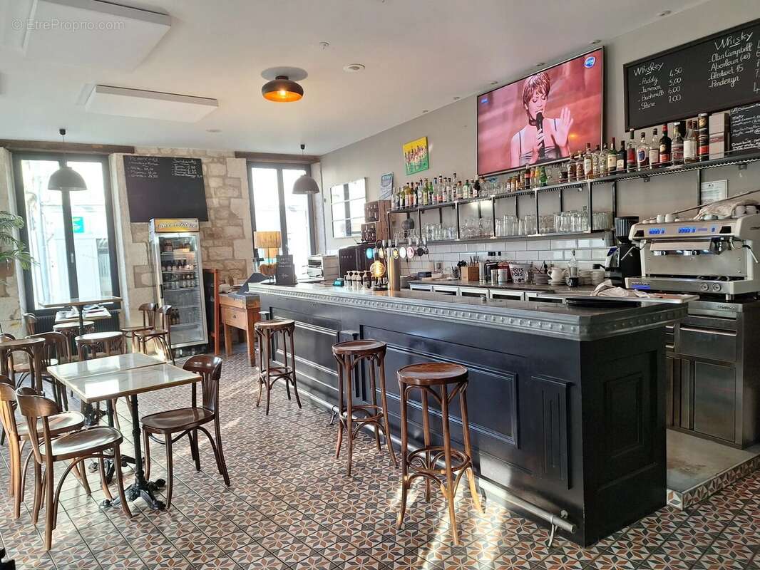 Commerce à LA ROCHEFOUCAULD