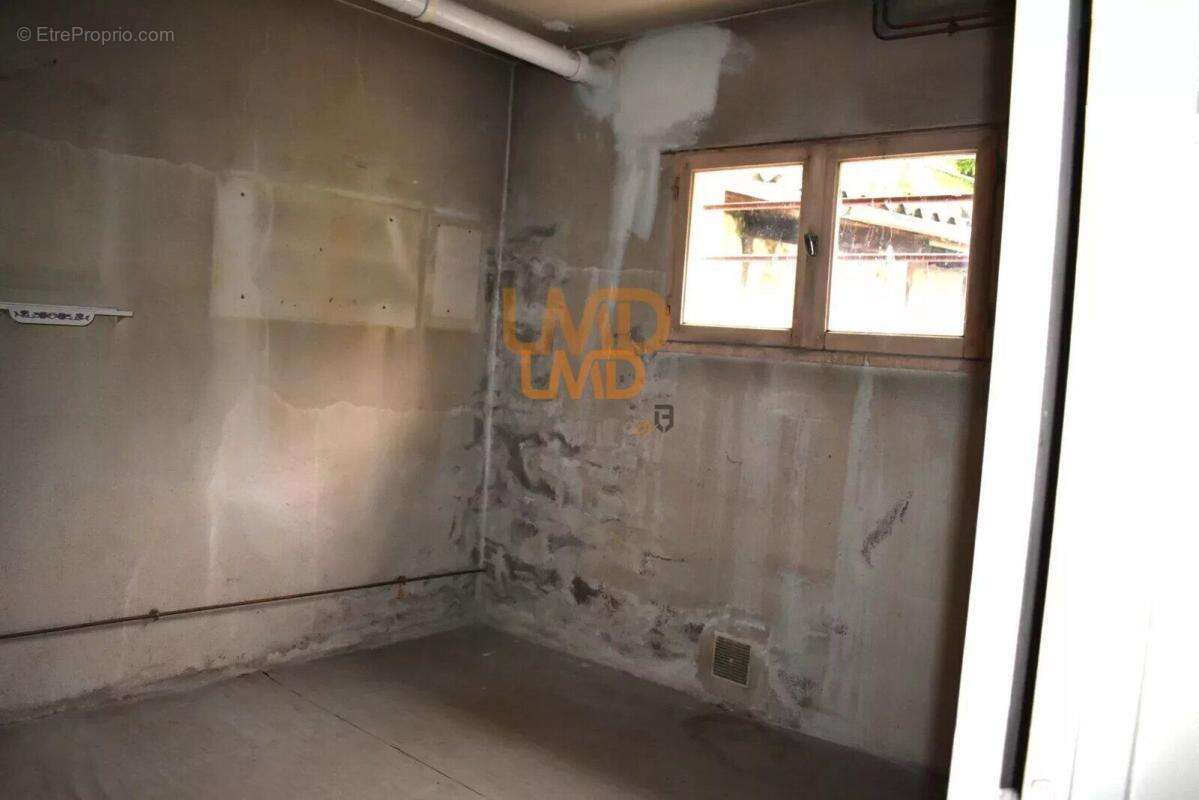 Maison à DECAZEVILLE