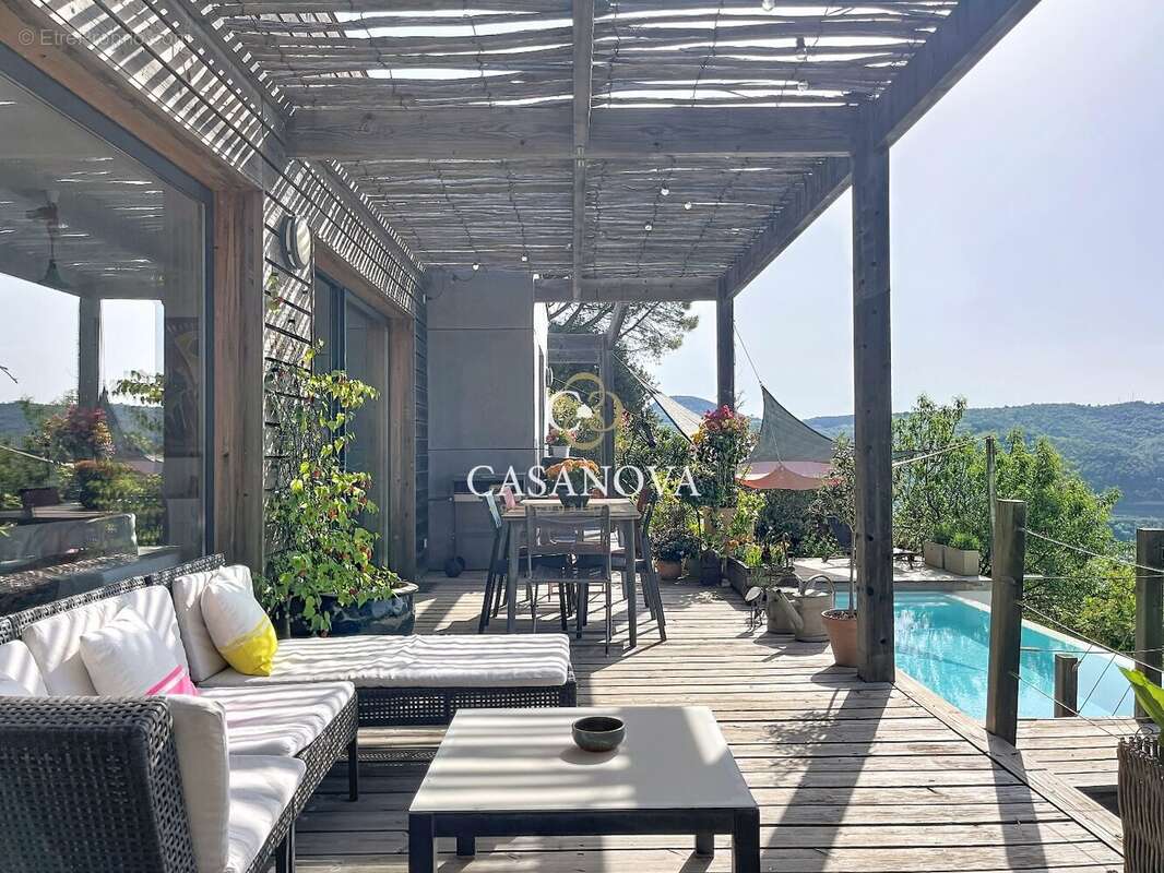 Villa d'architecte contemporaine avec piscine à débordement chauffée et vue panoramique exceptionnelle sur les hauteurs de Lodèv - photo 15