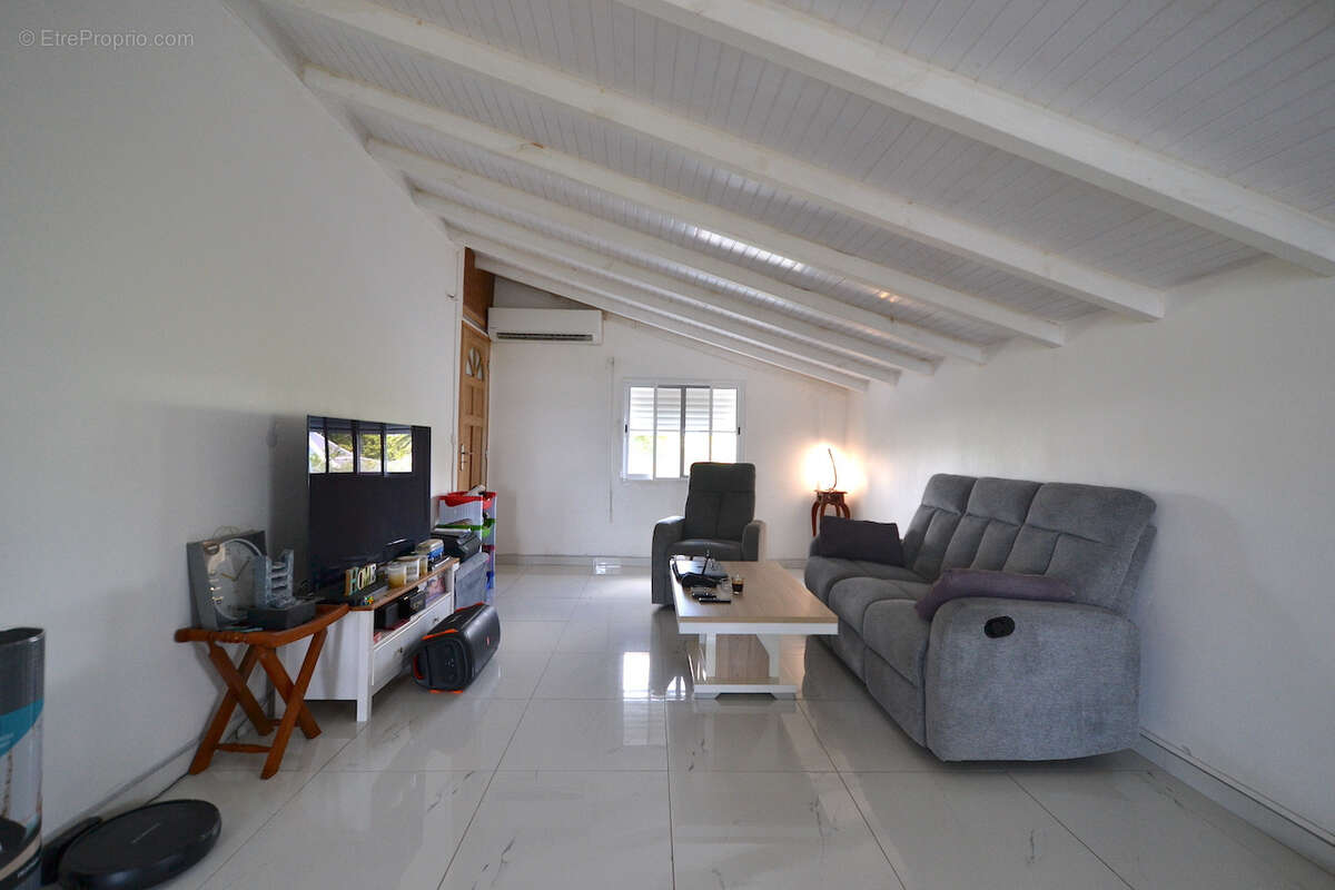 Superbe villa rénovée avec deux logements indépendants sur un terrain de 1 239 m2 - photo 15