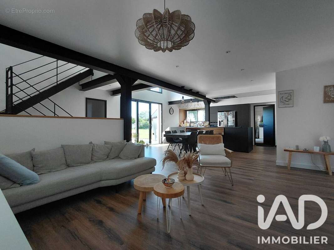 Maison 144 m² à Trevron  - photo 6