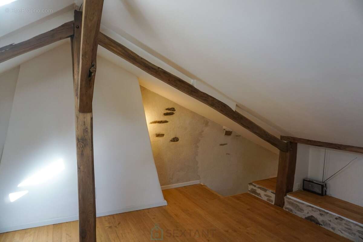 Maison à THIVIERS