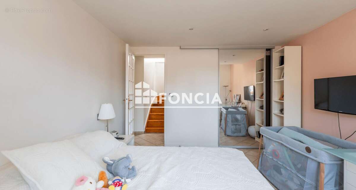 Maison à PARIS-19E