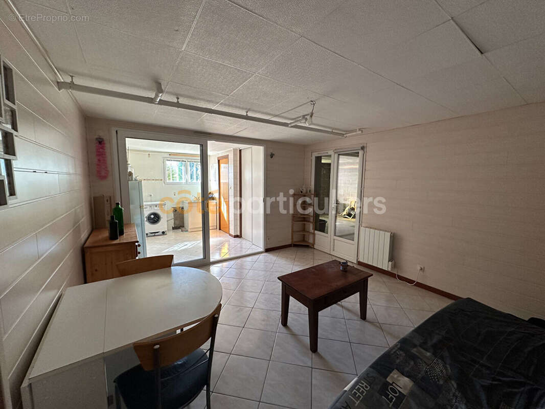 Maison familiale lumineuse avec 4 chambres, sous-sol aménagé et grand garage à Treize-Vents - photo 7