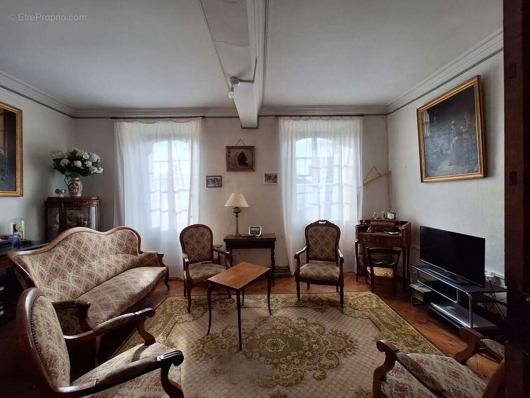 1000037984 - Maison à RECURT