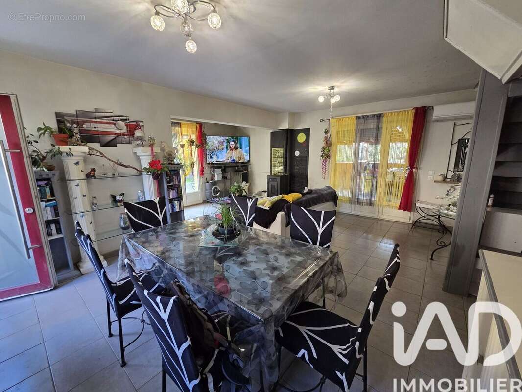 Photo 2 - Maison à YENNE