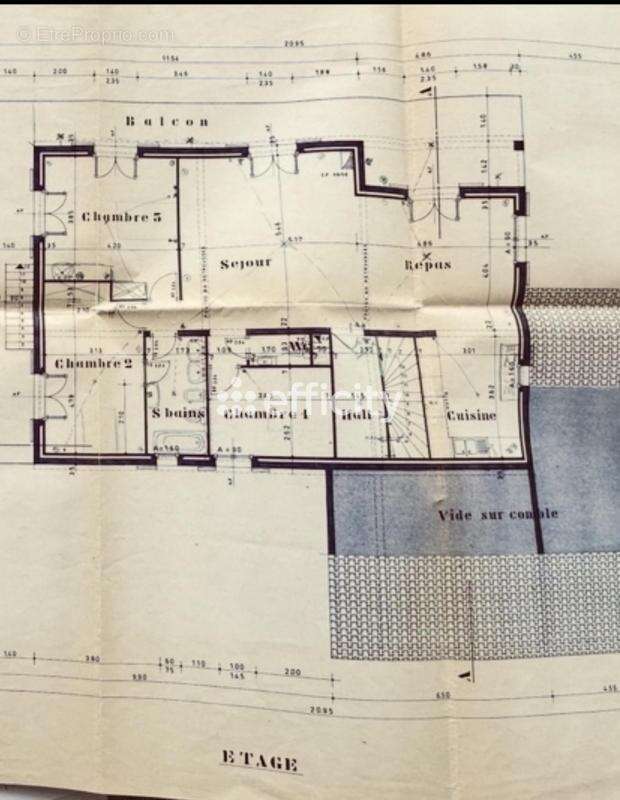 Maison à SAINT-JULIEN-DE-PEYROLAS