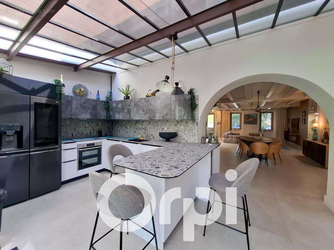 Villa d'exception avec vue mer – Une adresse prestigieuse au cœur de La Rochelle - photo 4