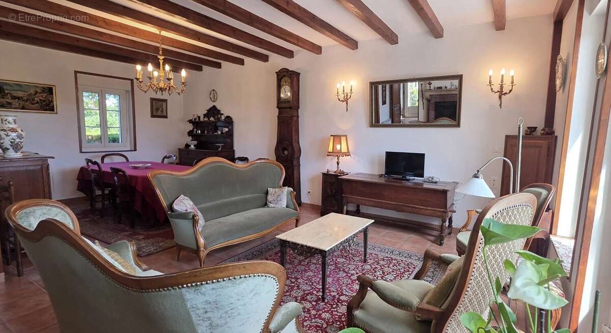 Maison à THOISY-LA-BERCHERE