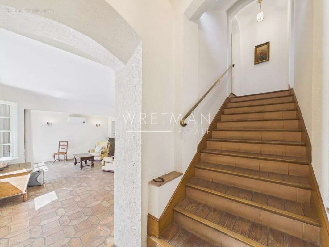 Somptueuse Maison de ville individuelle avec jardin à Rénover - Cannes Montfleury - photo 7