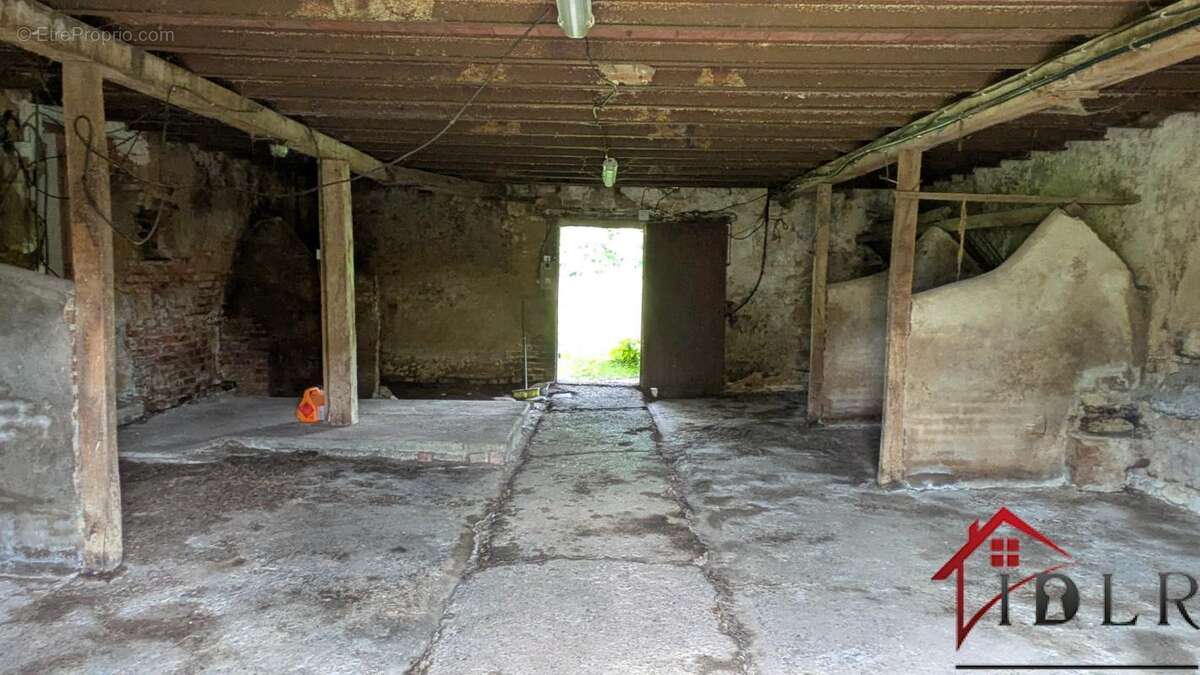 maison à rénover avec 13 000m2 terrain - photo 7