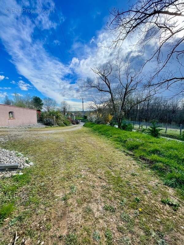 Terrain à LA SALVETAT-BELMONTET