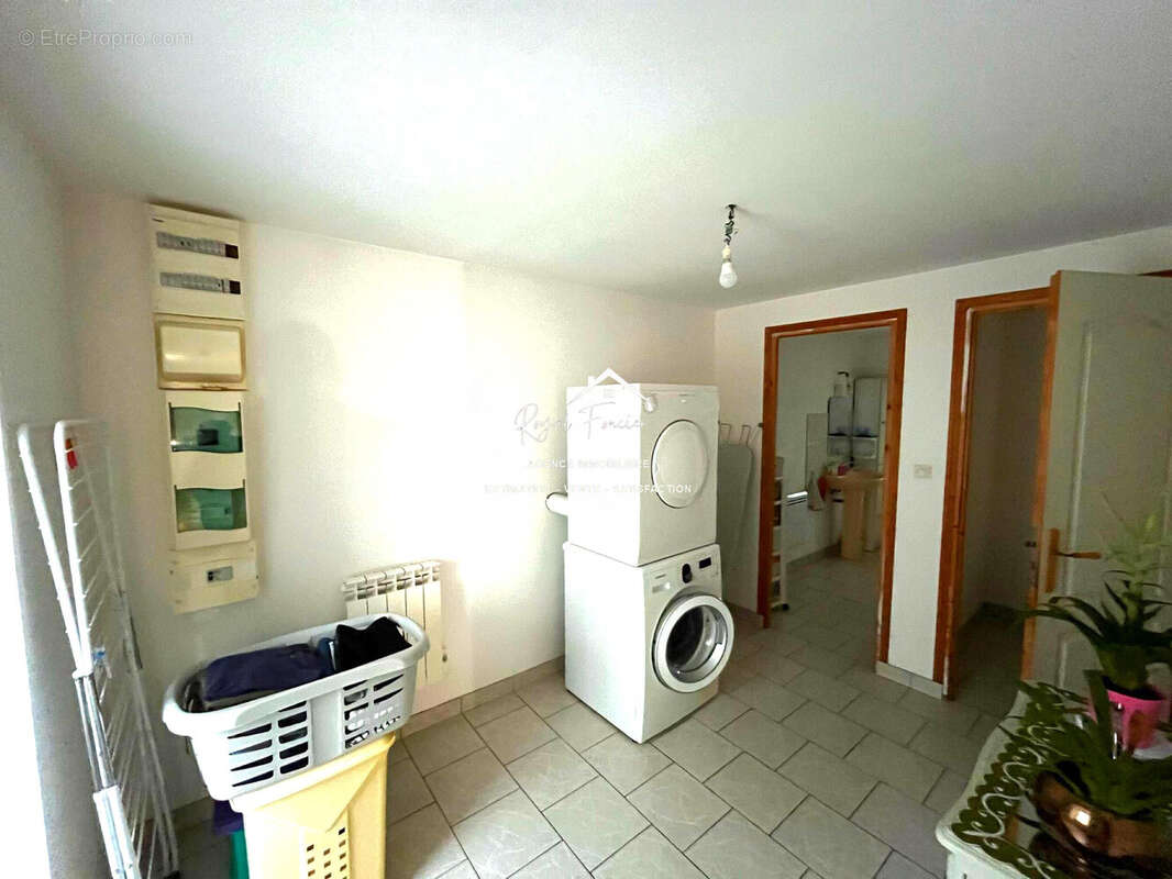 Buanderie - Maison à MARIGNY-MARMANDE