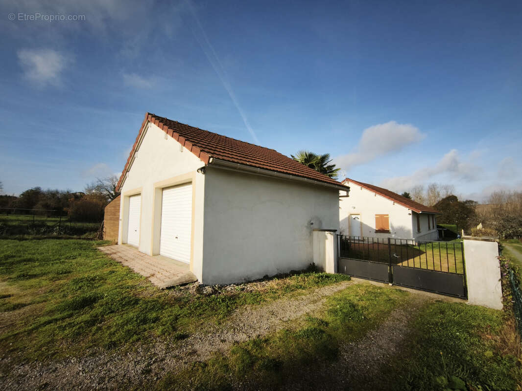 Maison à SAINT-GERMAIN-DES-FOSSES