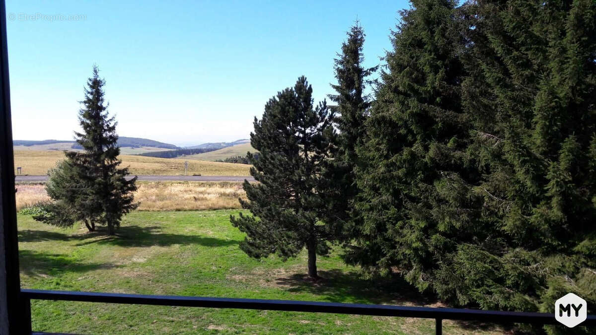 Appartement à COMPAINS