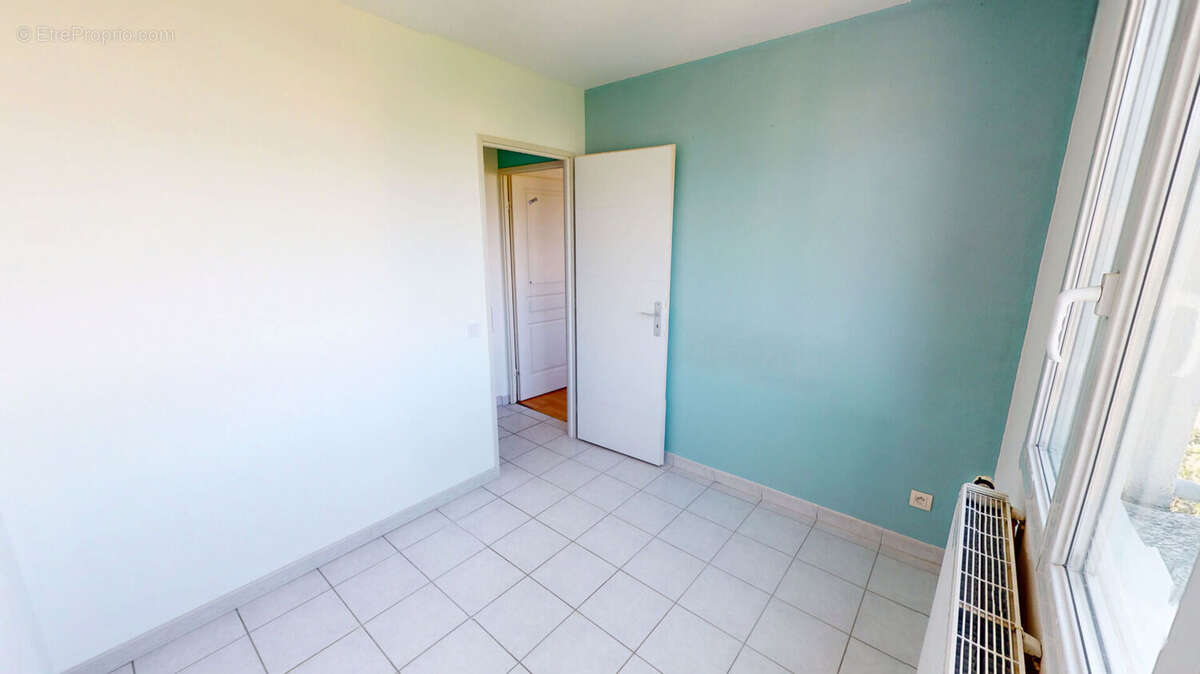 Appartement à SAINT-MARTIN-D'HERES