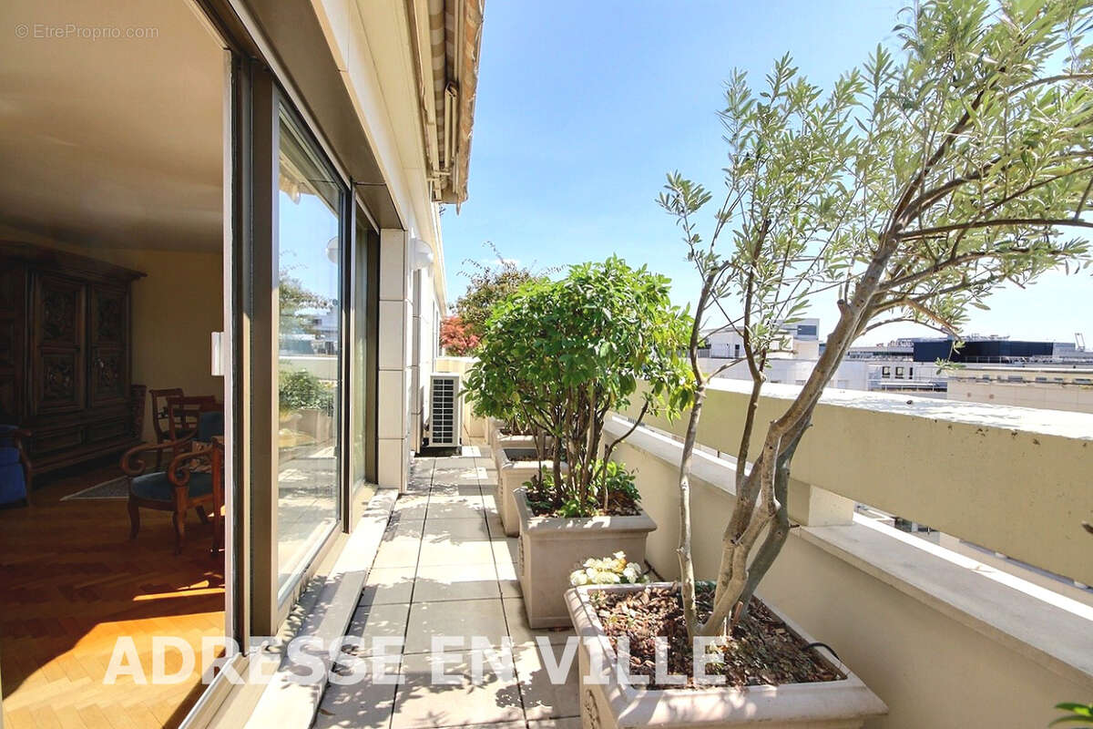 Appartement à LEVALLOIS-PERRET