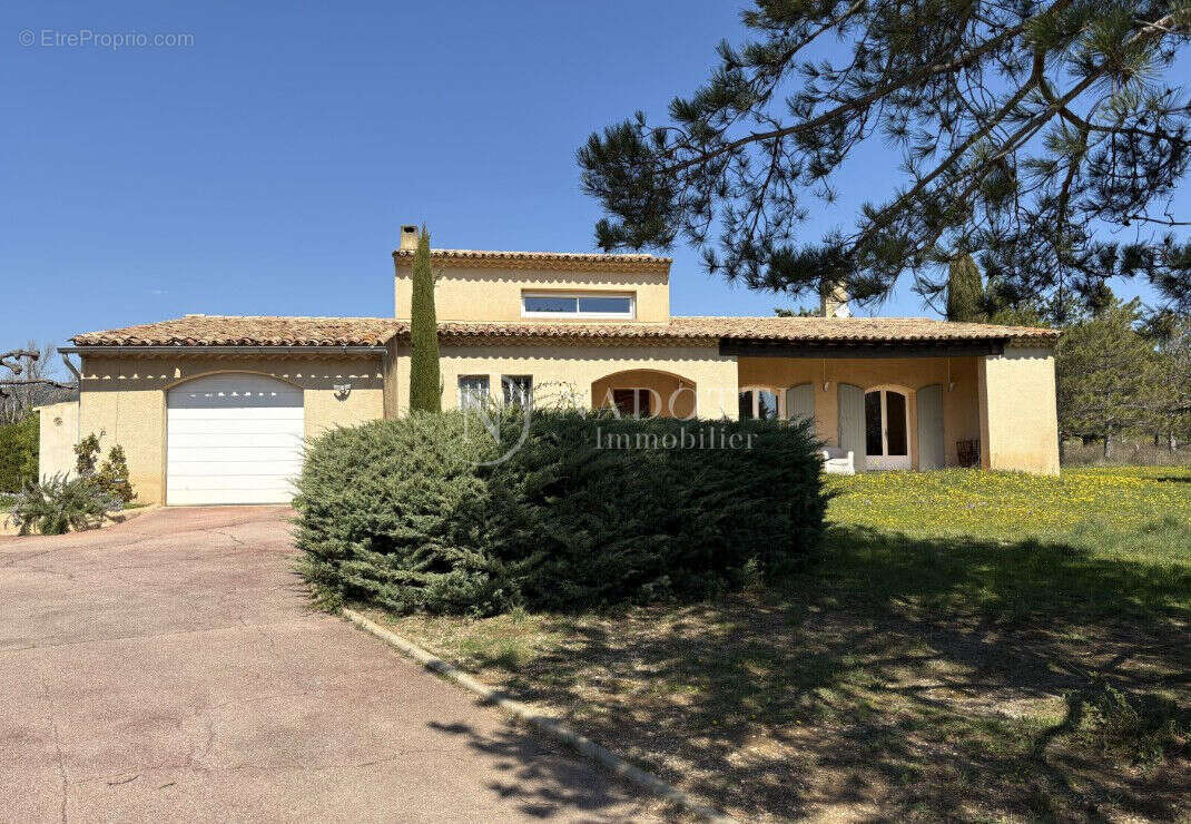 Maison à LOURMARIN