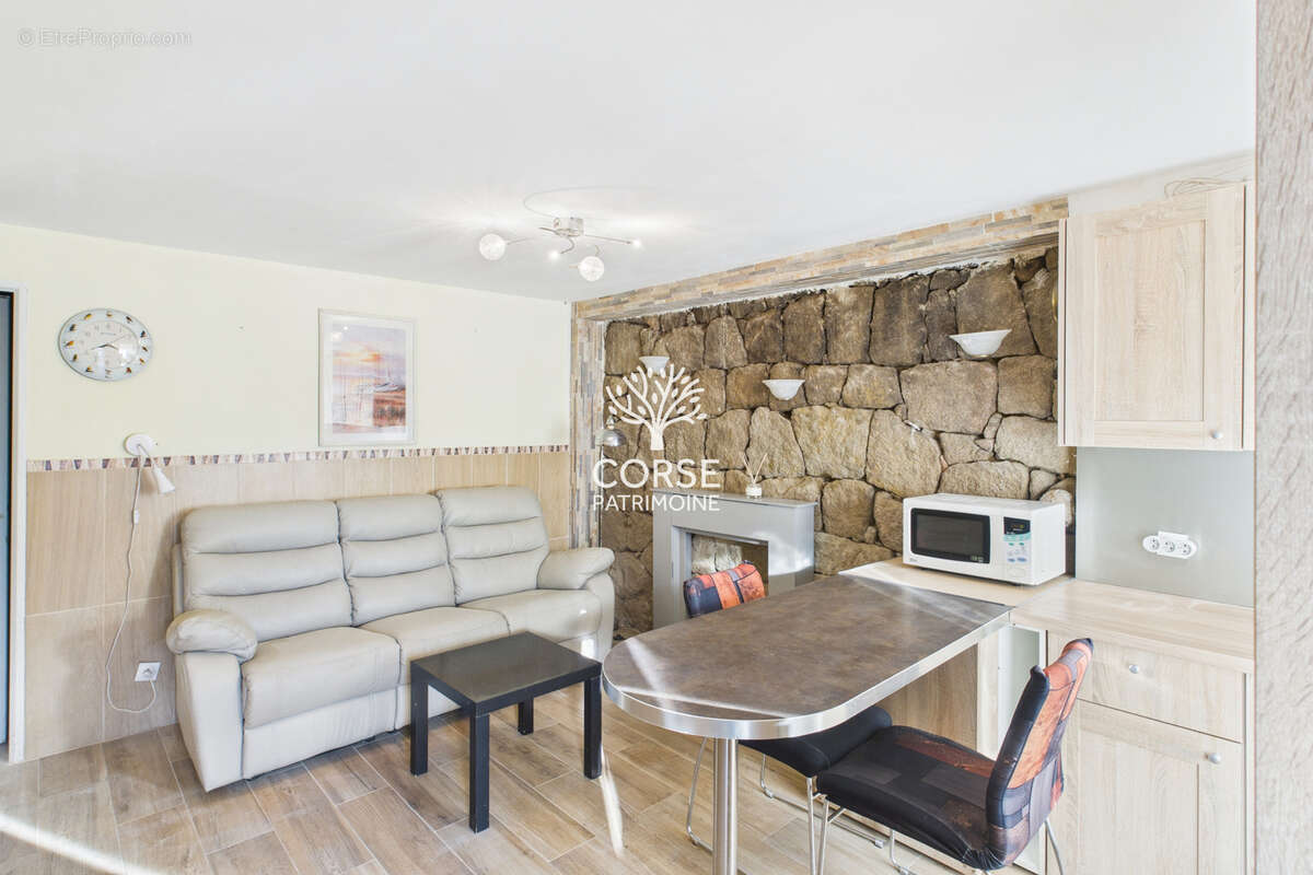 Appartement à MONACIA-D&#039;AULLENE