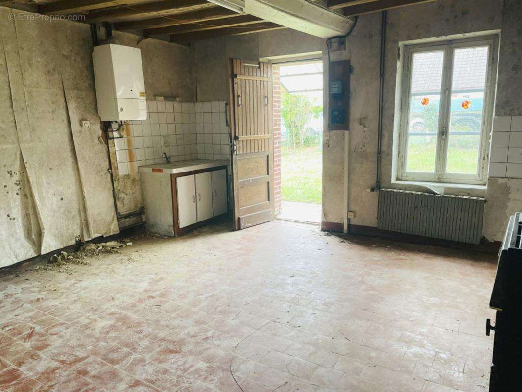 Maison à COURGENARD