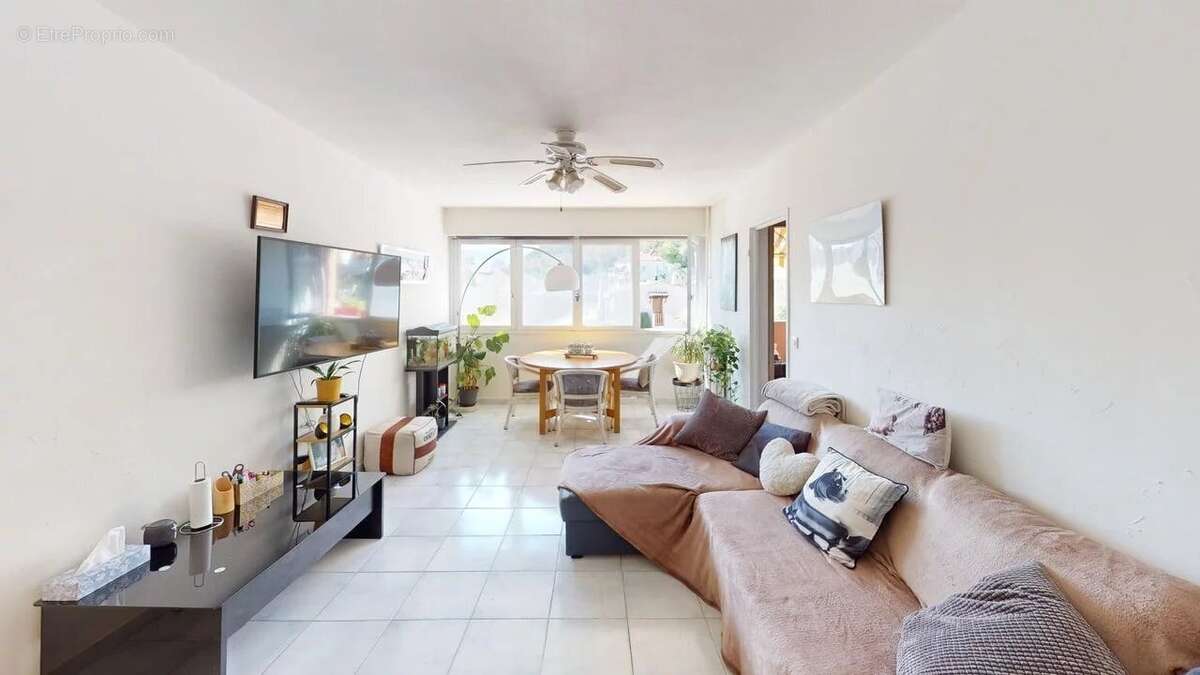 Appartement à VILLENEUVE-LOUBET