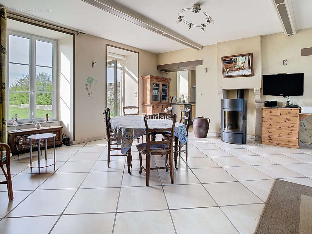 Maison 330 m² à Isigny-Sur-Mer  - photo 7