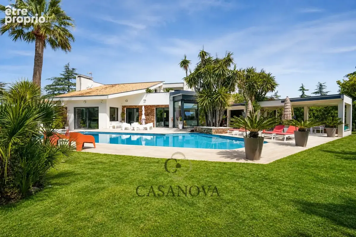 Propriété de 351 m² avec piscine et terrain de 7 310 m² aux portes de Montpellier - photo 9