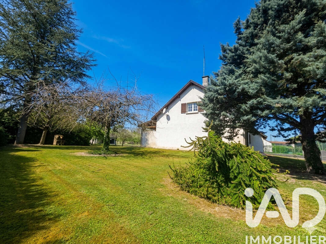 Maison 151 m² à Saint-Amand-Sur-Fion  - photo 4