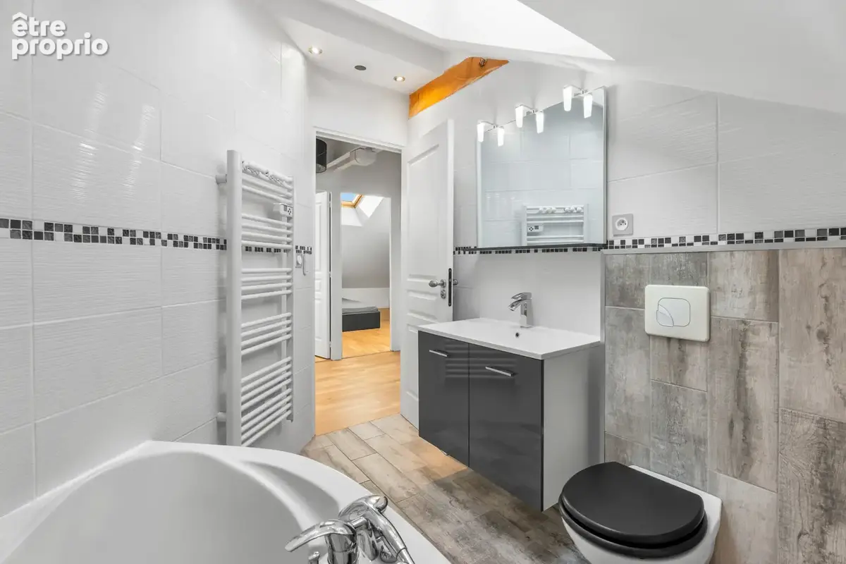 Aix-les-Bains - Maison 250 m2 - Terrain 908 m2 - photo 18