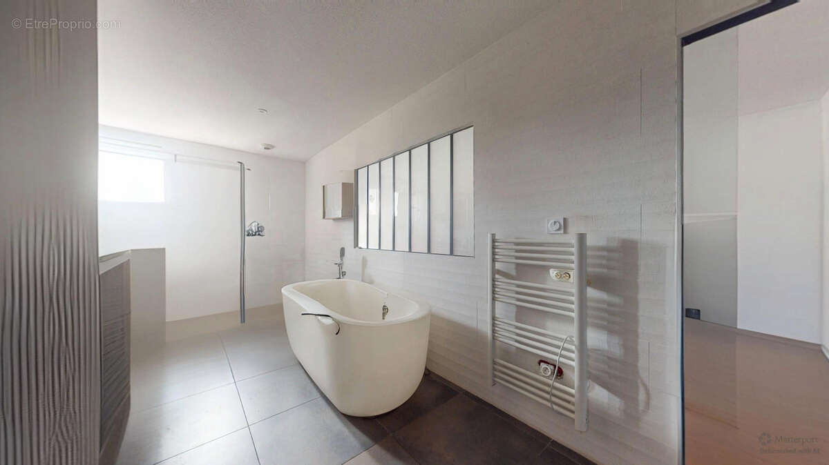 Appartement à TASSENIERES