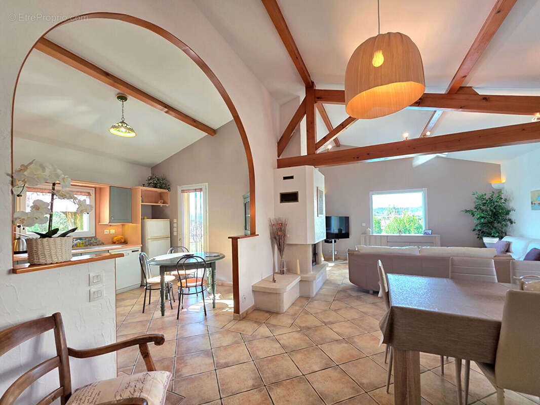 Maison à CHATILLON-SAINT-JEAN