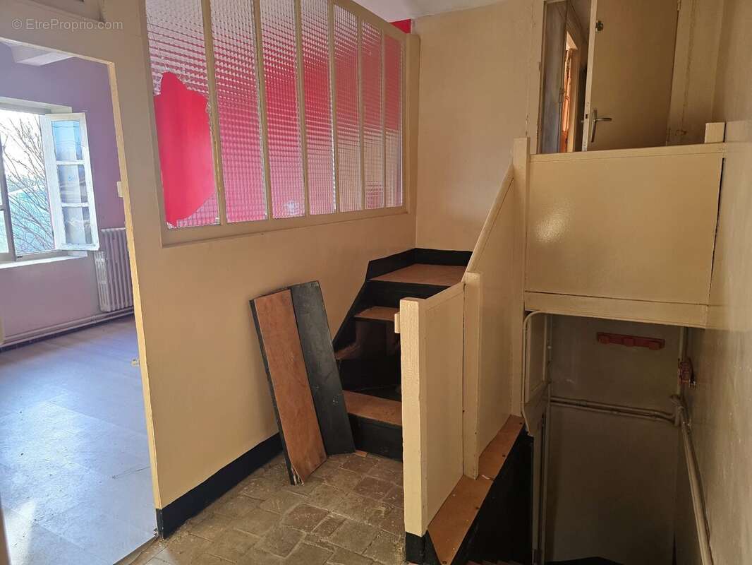 Commerce à GUEREINS