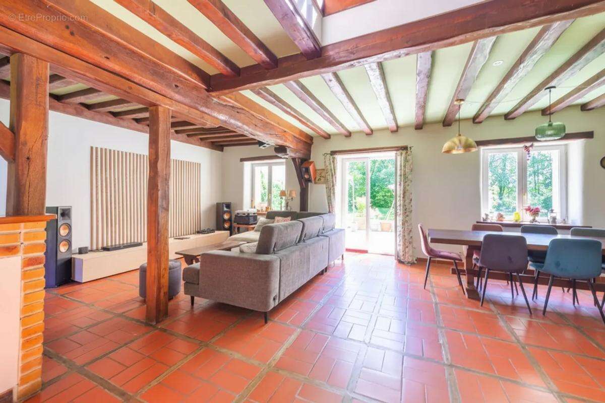 Cette propriété d'exception de 450 m² - photo 2