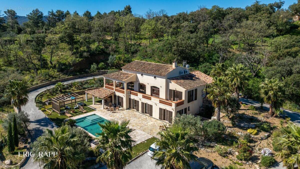 Photo 1 - Maison à PLAN-DE-LA-TOUR