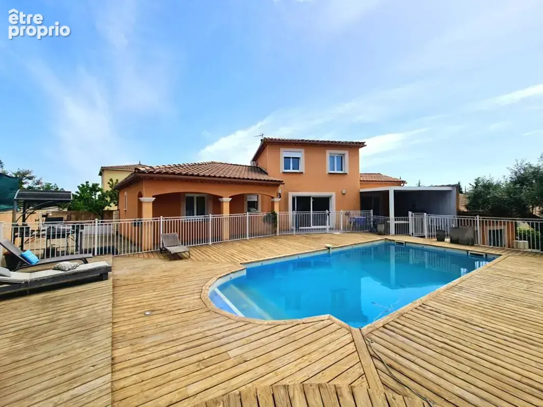 Alès - Maison  5 chambres avec Piscine sur 850 m2 de terrain - photo 2