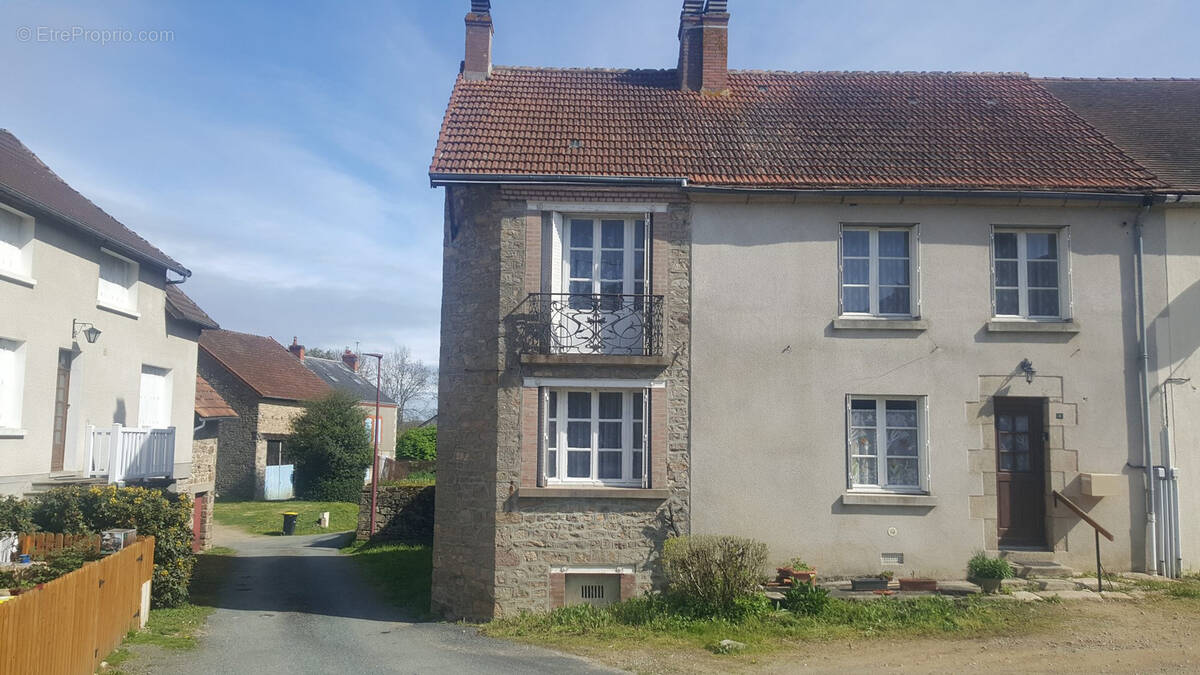 Maison à LAFAT