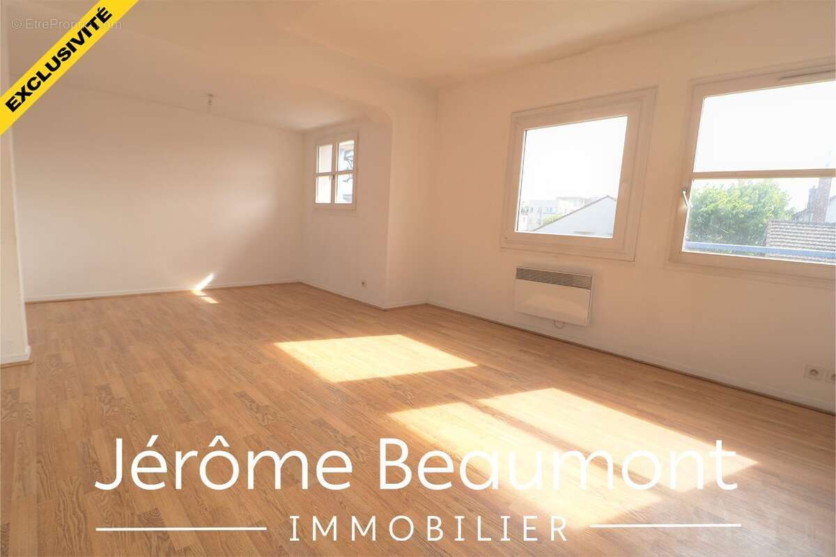 Appartement à EZANVILLE