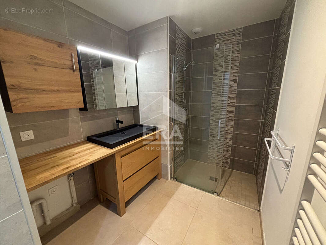 Appartement à VALLAURIS