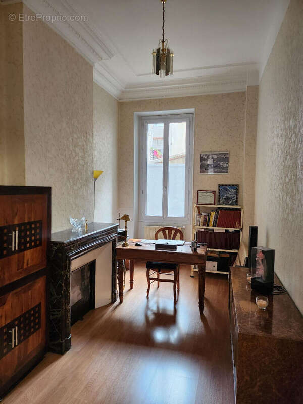 Appartement à MARSEILLE-6E