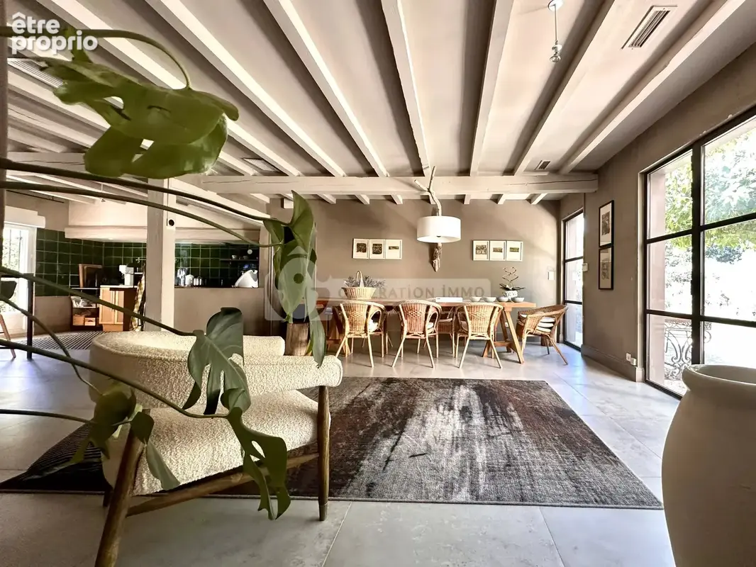 Fontvieille - Maison familiale 5 chambres sur parcelle de 1850m2 - photo 9