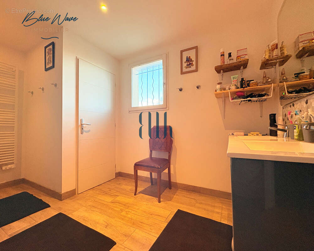 Maison à SAINTE-CROIX-DU-VERDON