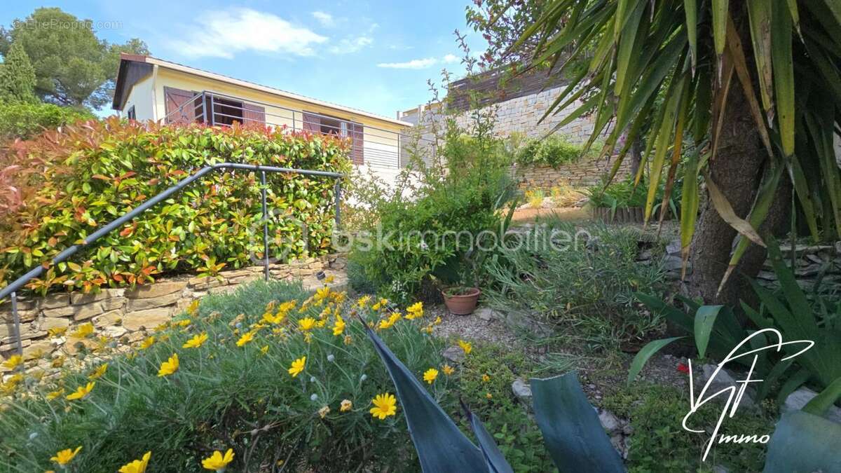 Maison à LE CASTELLET